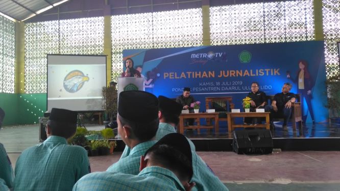 'Metro TV Berbagi' Beri Pelatihan Jurnalistik di Daarul Uluum