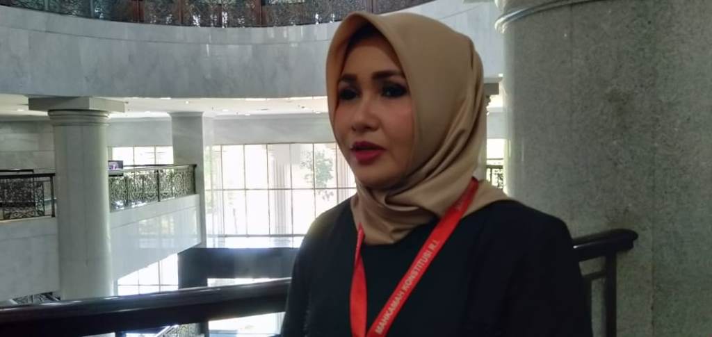 Evi Optimistis Gugatan Foto Editan Dimentahkan MK