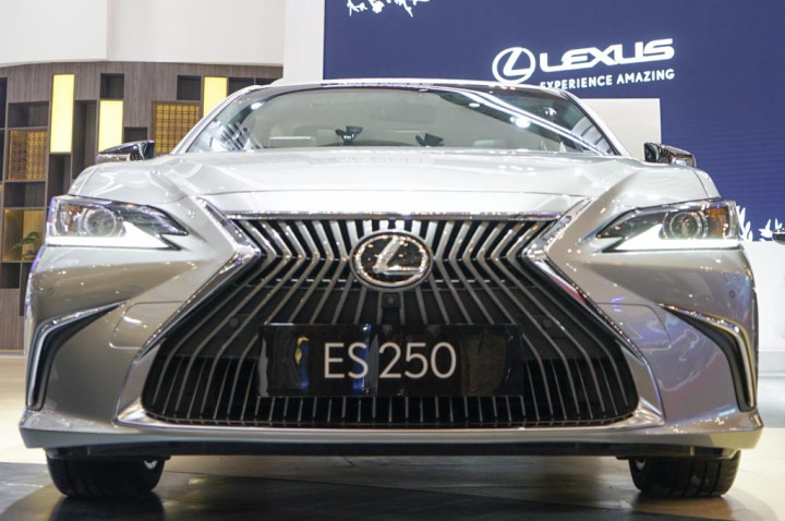 Lexus ES 250 Meluncur Seharga Rp1,1 Miliar