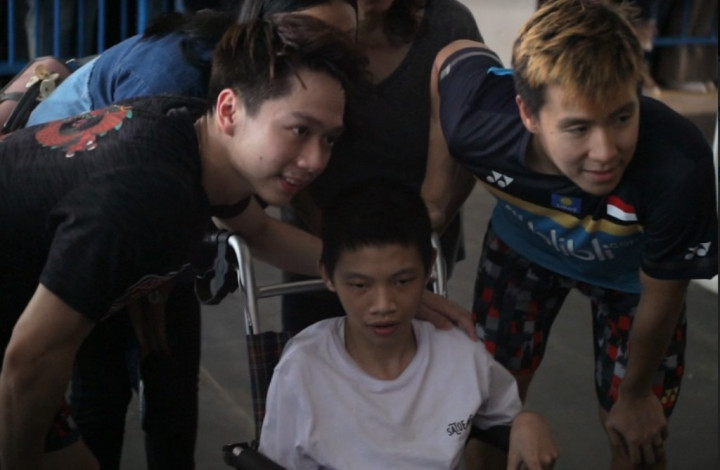 Marcus/Kevin Rayakan Tiket Final Bersama Penyandang Disabilitas