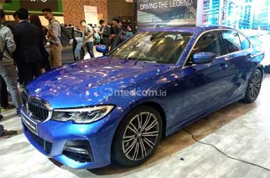 The legend All-New BMW Seri 3 Curi Perhatian di GIIAS