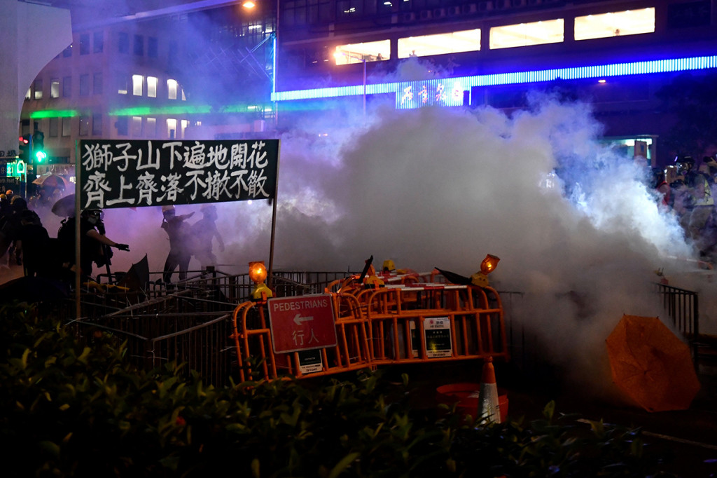 Demo di Hong Kong Ricuh, Polisi Tembakkan Peluru Karet