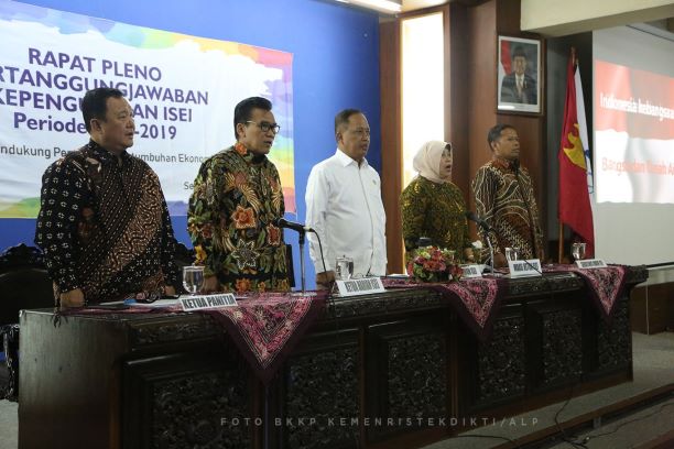 Nasir Sisir Regulasi Penghalang Masuknya Rektor Asing