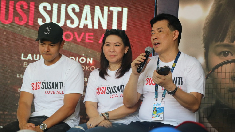 (kiri-kanan) Dion Wiyoko, Susy Susanti, dan Alan Budikusuma. (Foto: Dok. Time International Films)