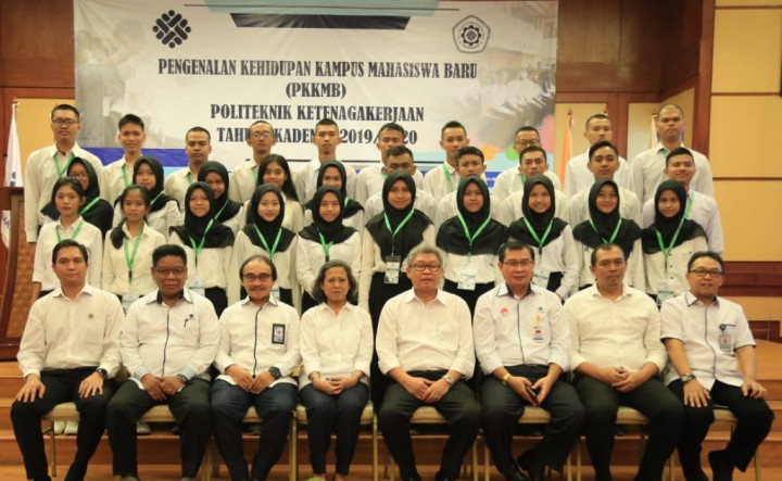 Lulusan Polteknaker Harus Miliki Kemampuan Sesuai Bidang