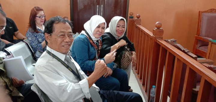 Sri Bintang Ngotot Ingin Jadi Ahli dan Saksi