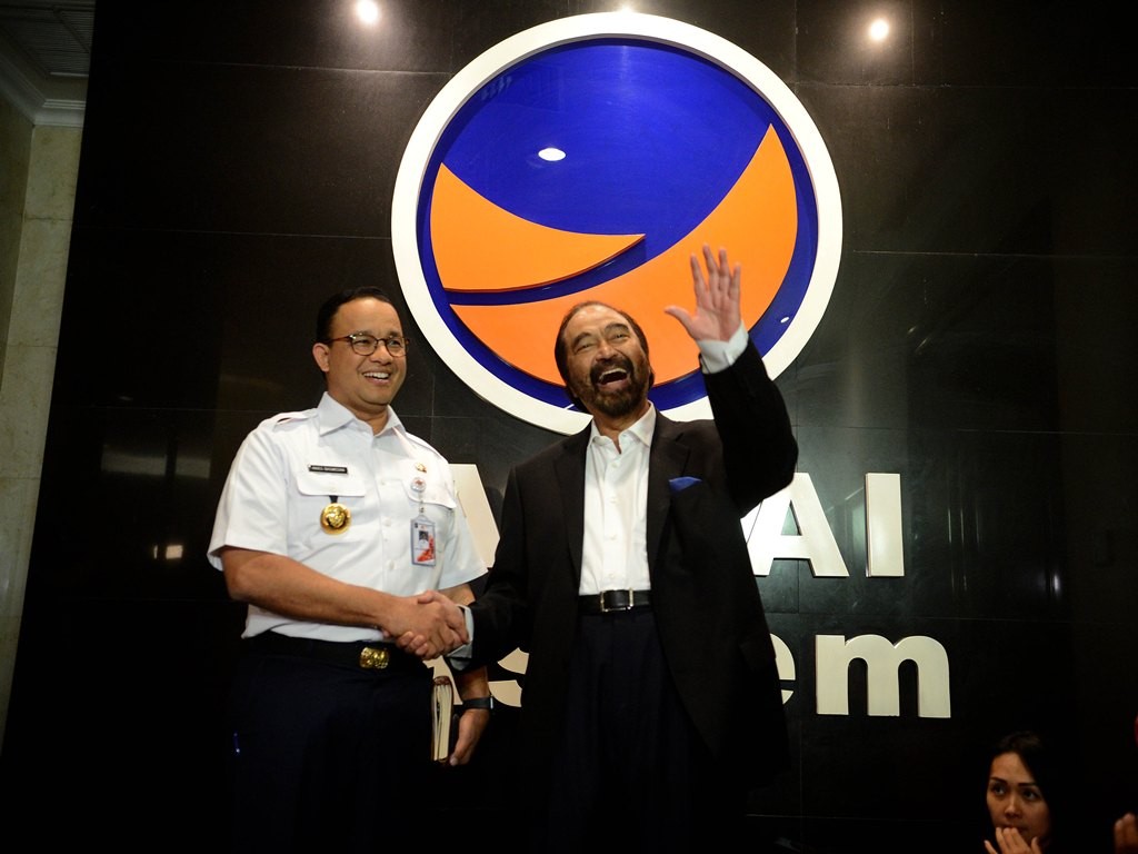 Ketua Umum Partai NasDem Surya Paloh dan Gubernur DKI Jakarta Anies Baswedan. MI/Susanto.