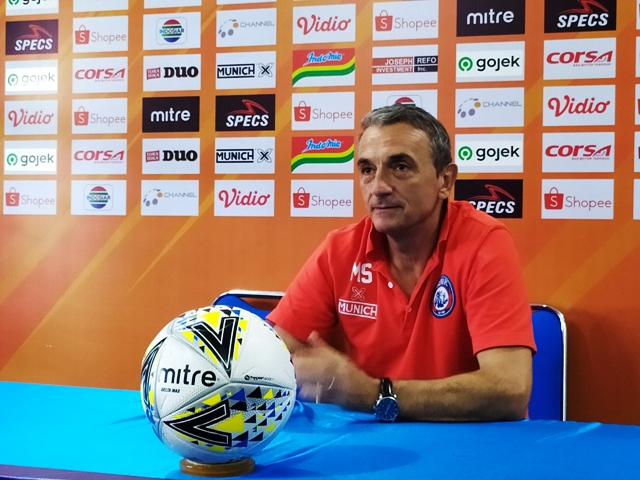 Pelatih Arema Waspadai Gaya <i>Direct Football</i> Bhayangkara FC