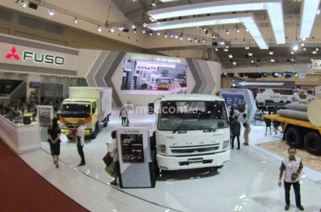 Tiga sekolah menengah kejuruan menerima unit truk Colt Diesel. medcom.id/Ahmad Garuda