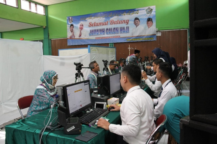 Jemaah Calon Haji Asal Bali Rekam Ulang Biometrik