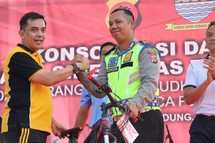 Aksi Nekat Polisi di Bandung Sesuai Prosedur