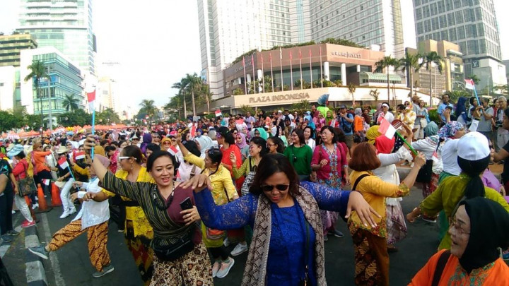 Warna-Warni Kebaya di CFD
