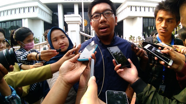 Pansel KPK Diminta Memelototi Tiga Capim dari Polri