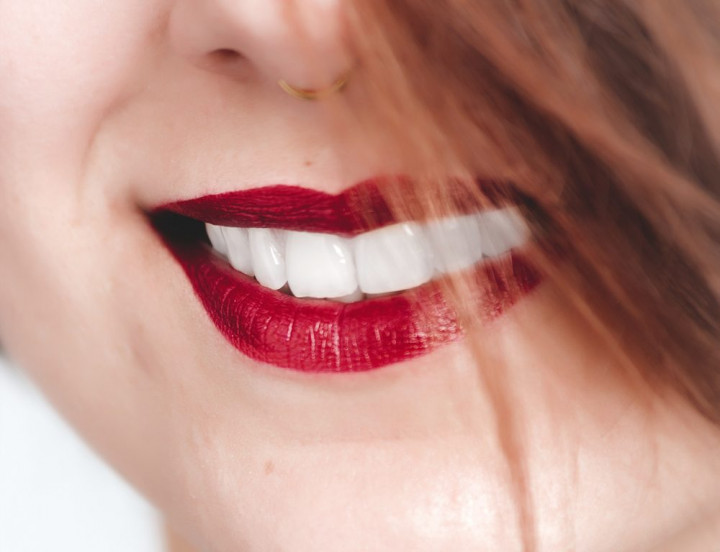 Arang dapat Memutihkan Gigi, Mitos atau Fakta?