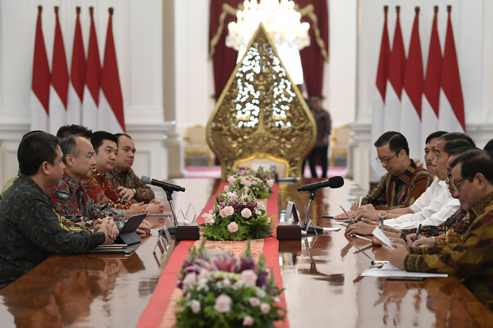 Jokowi Terima Bos Softbank, Grab & Tokopedia di Istana