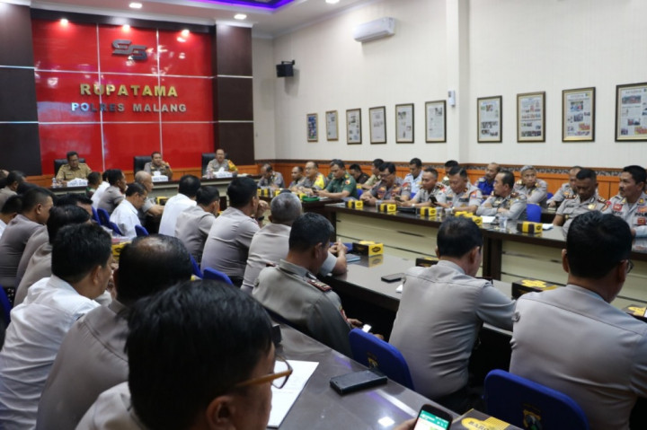 1.303 Personel Amankan Laga Arema Kontra Persib