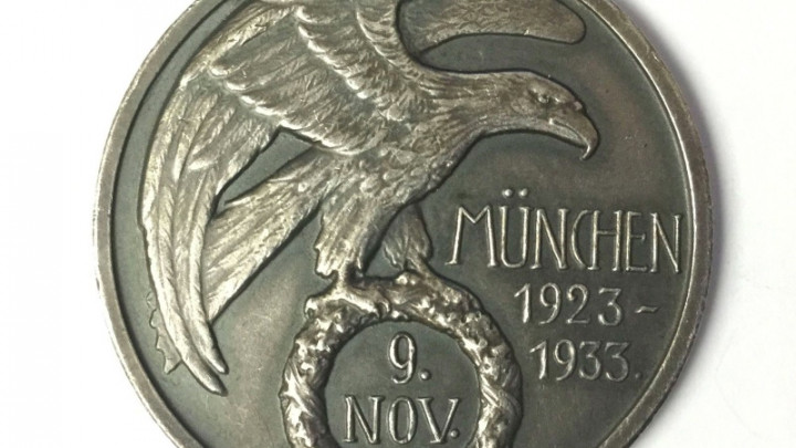 Pecahkan Rekor, Medali Pengawal Hitler Terjual Rp808 Juta