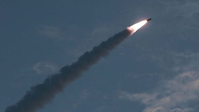 Korea Utara dilaporkan kembali meluncurkan rudal balistik. (Foto: AFP)