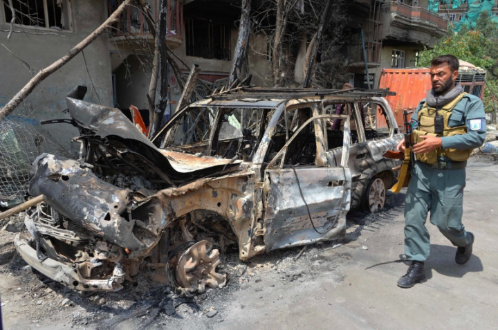 Korban Tewas Bom Pinggir Jalan di Afghanistan Capai 32 Orang