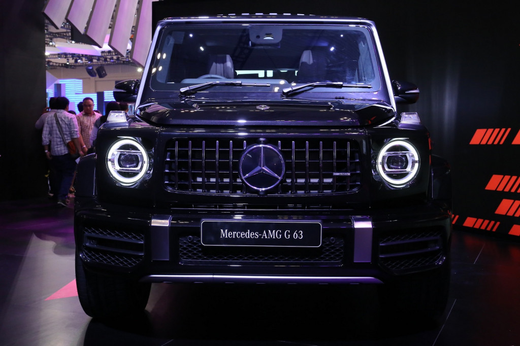 Mercedes-Benz Indonesia menjual AMG G 63 dengan banderol Rp5,459 miliar (Off-the-road). Mercedes-Benz