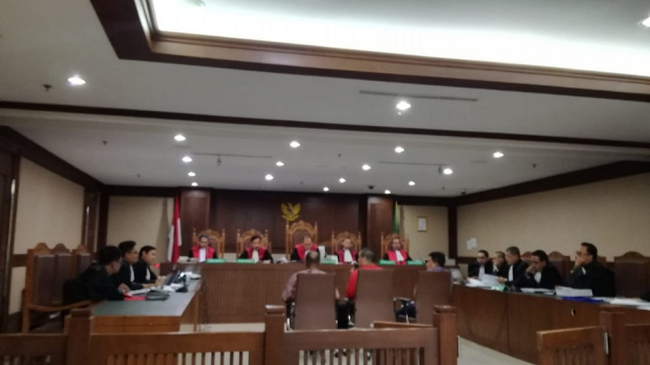 Staf Kemenpora 'Diguyur' Uang Lebaran oleh Sekjen KONI