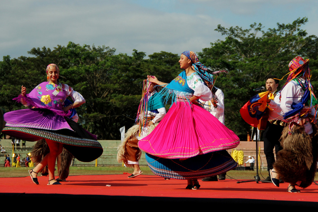 Keseruan Polewali Mandar International Folk Art Festival 2019