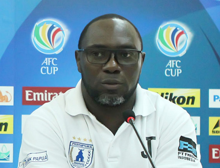 Rekor Apik Lawan Persebaya tak Buat Pelatih Persipura Jumawa