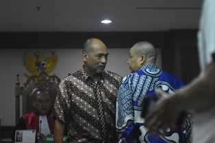 Pejabat Kemenpora Terima Rp300 Juta dari Bendum KONI