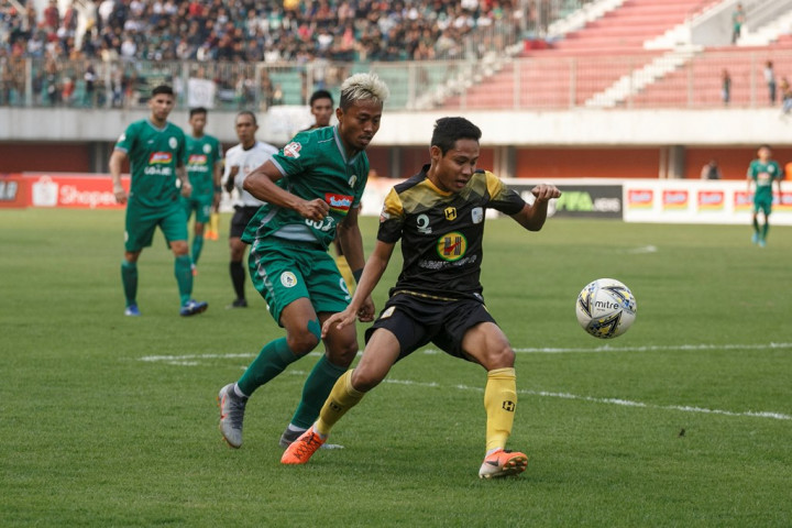 Evan Dimas dan Samsul Arif Berpeluang Tampil Lawan Persib