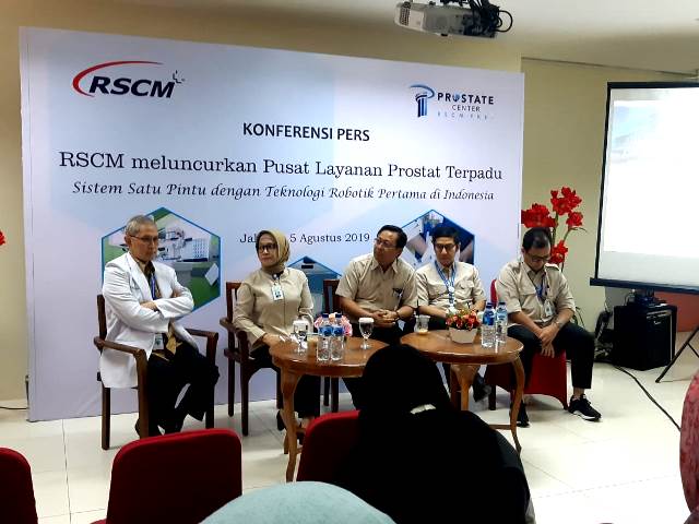 Layanan Prostate Center di RSCM menggunakan teknologi robotik.