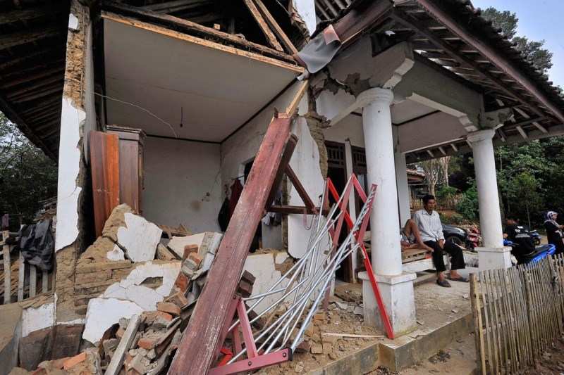 Puluhan Rumah di Cianjur Rusak Akibat Gempa Banten  Medcom.id