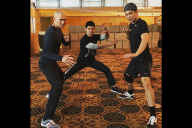 Mimpi Iko Main Film Bareng Mark Dacascos Terwujud