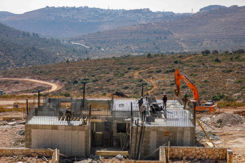 Sebuah rumah pemukim Israel dibangun di Kerem Rein, Tepi Barat pada Juli 2019. Foto: AFP.