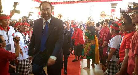 Ketua Umum NasDem Surya Paloh menghadiri Kongres V PDI Perjuangan di Sanur, Bali. Foto: Istimewa