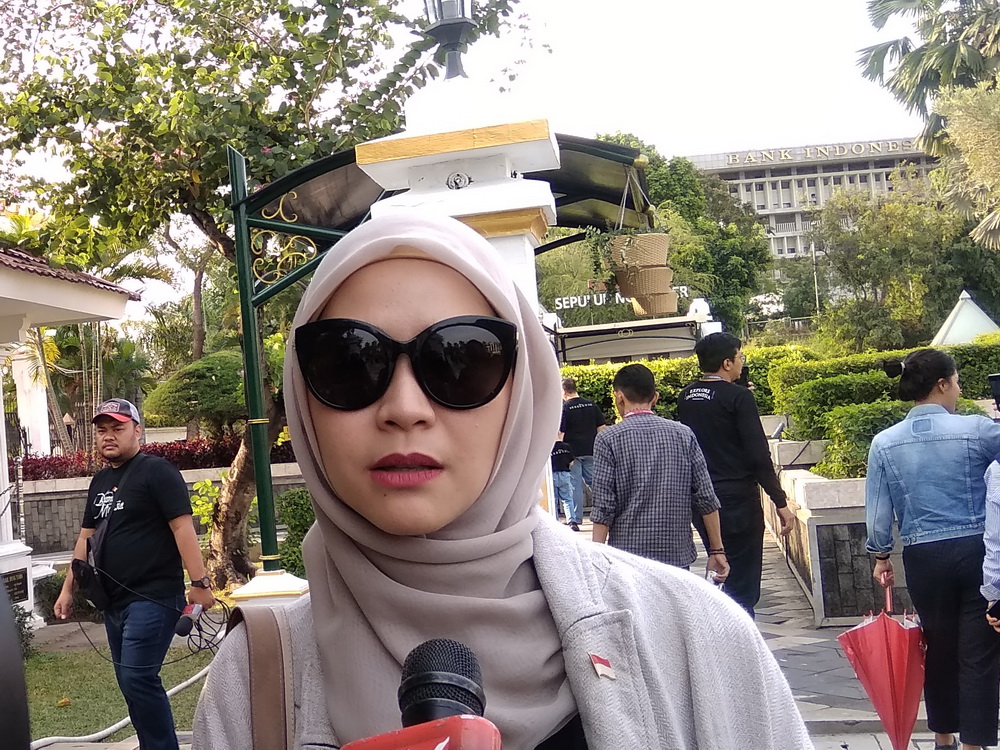  Zaskia Adya Mecca di Tugu Pahlawan Surabaya, Kamis, 8 Agustus 2019. (Foto: Medcom.id/Cecylia Rura) 