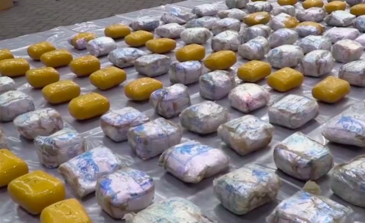 Heroin Senilai Rp691 Miliar Ditemukan di Balik Handuk