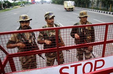 India Izinkan Muslim di Kashmir Tunaikan Salat Jumat