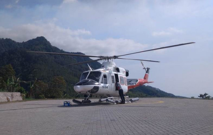 Helikopter Bantu Pemadaman Kebakaran Gunung Ciremai