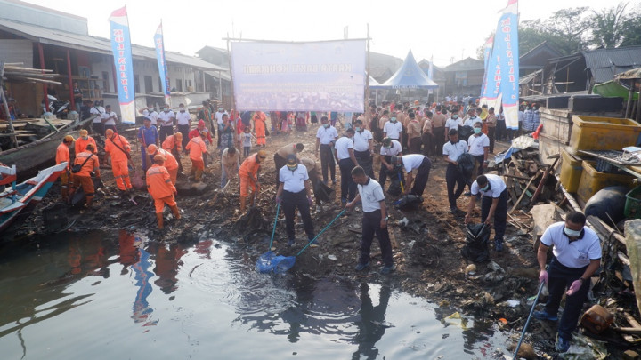 WOM Finance Rangkul Masyarakat Pesisir