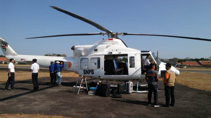 Pemadaman Gunung Ciremai Menggunakan Water Bombing