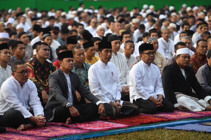 Jokowi Salat Iduladha di Kebun Raya Bogor