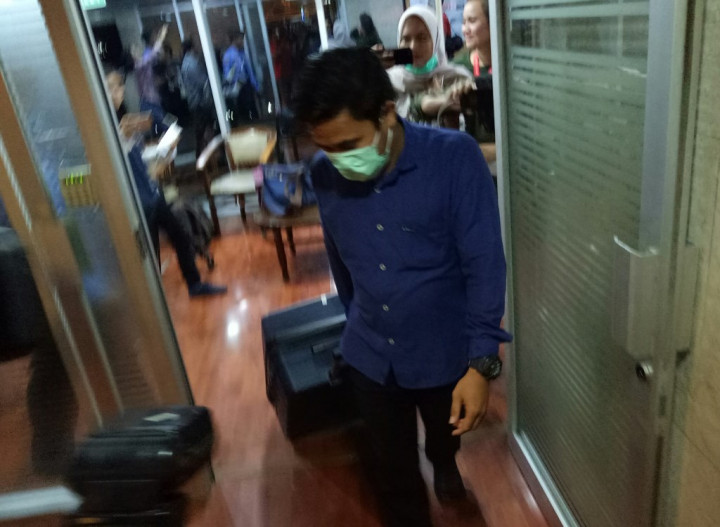 KPK Bawa Dua Koper dari Ruang Kerja Dhamantra