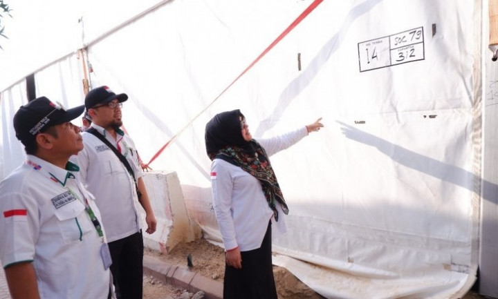 Beberapa Tenda di Mina Bocor