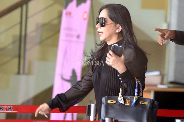 Penyanyi Iis Sugianto Diperiksa KPK