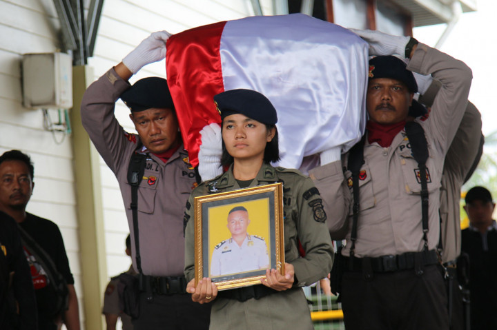 Jenazah Briptu Heidar Tiba di Timika