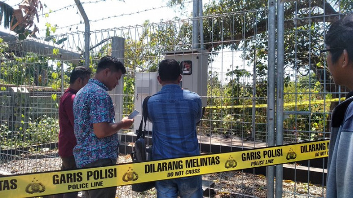 Menara XL Roboh Menimpa Enam Siswa