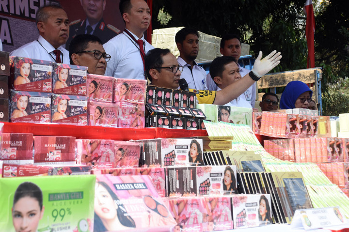 Polisi Bongkar Penyelundupan Barang Ilegal dari Tiongkok