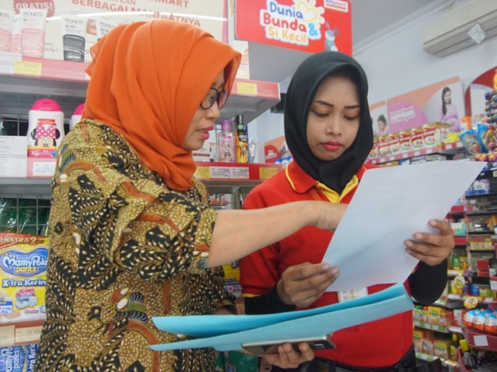 Pelaku Usaha Surabaya Dilarang Gunakan Kantok Plastik