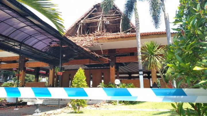 Atap Pendopo Kantor Bupati Bantul Runtuh