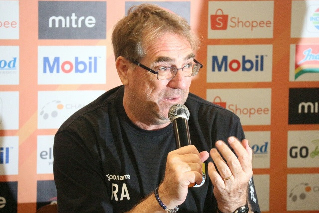 Persib Gagal Menang, Rene Alberts Salahkan Pemain